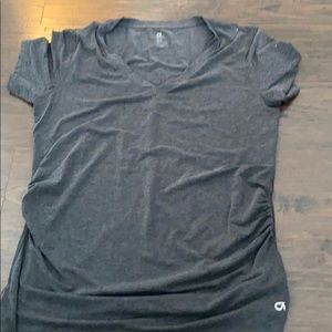 Gap Fit Breathe Maternity V-Neck
